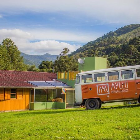 Ayllu Refugio Ecologico Hostel Урубиси Екстериор снимка
