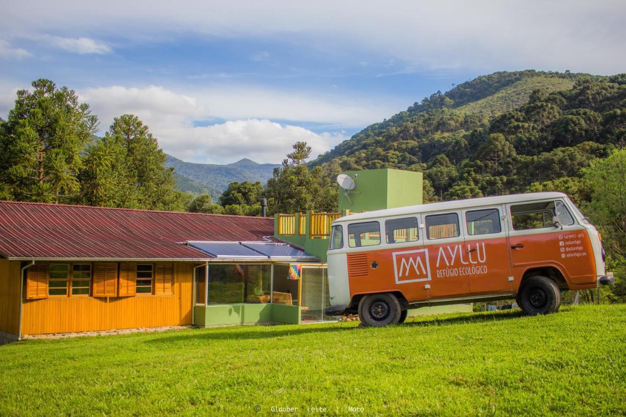 Ayllu Refugio Ecologico Hostel Урубиси Екстериор снимка