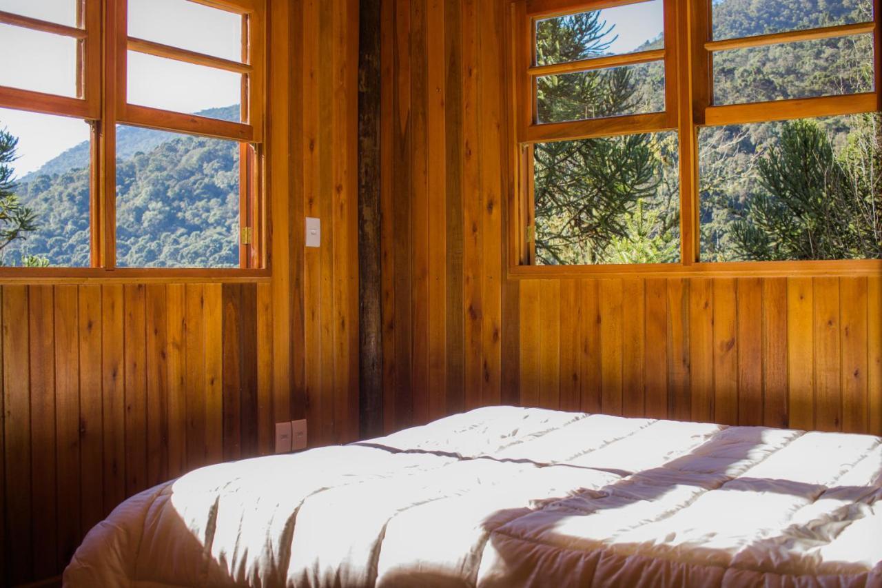 Ayllu Refugio Ecologico Hostel Урубиси Екстериор снимка