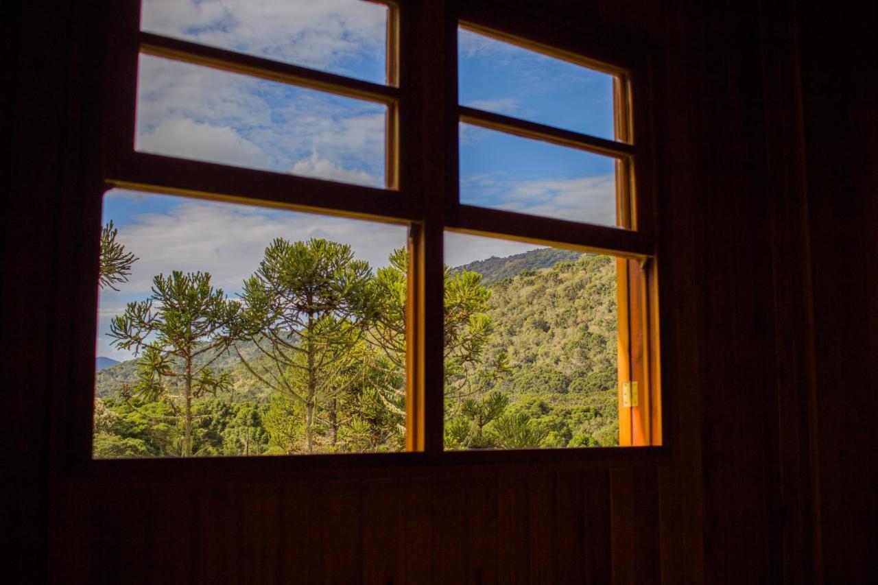 Ayllu Refugio Ecologico Hostel Урубиси Екстериор снимка