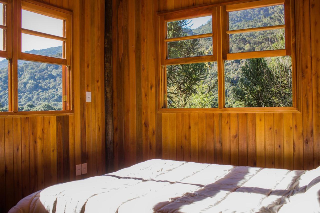 Ayllu Refugio Ecologico Hostel Урубиси Екстериор снимка