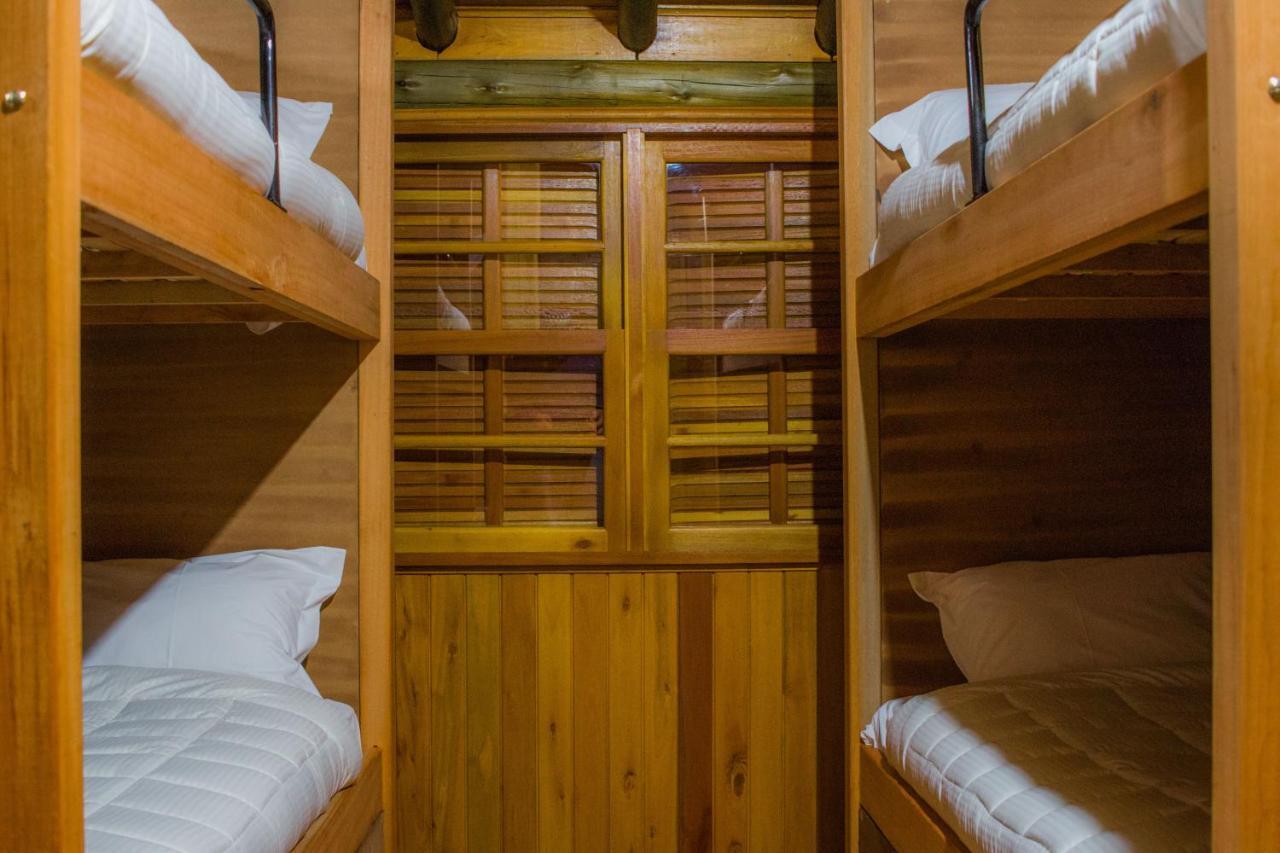 Ayllu Refugio Ecologico Hostel Урубиси Екстериор снимка